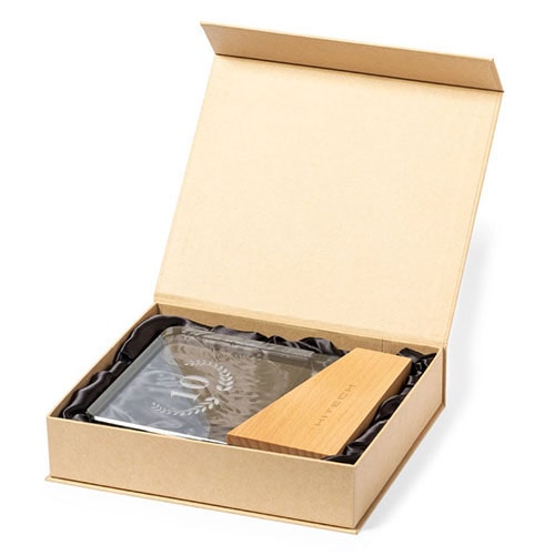 fermacarte legno vetro personalizzato con logo inciso in scatola regalo di cartone