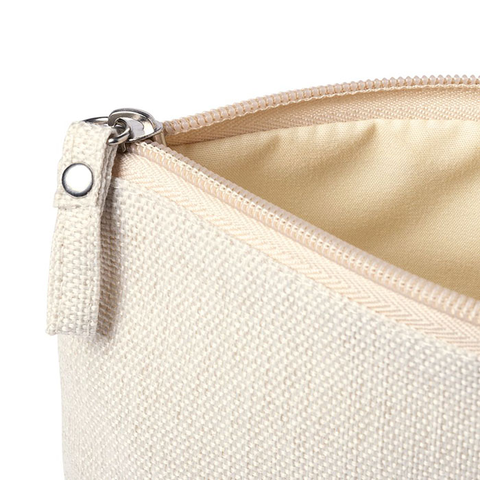 dettaglio Beauty case cotone con cerniera a zip e corda per braccialetto personalizzabile con logo MK5879